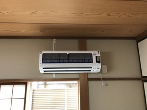 (4/5) 京都市左京区にて室外機壁面付け工事.jpg